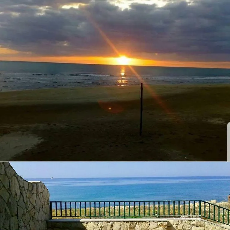 Casa Fronte Mare Puro Relax Villa Cava d'Aliga Italy